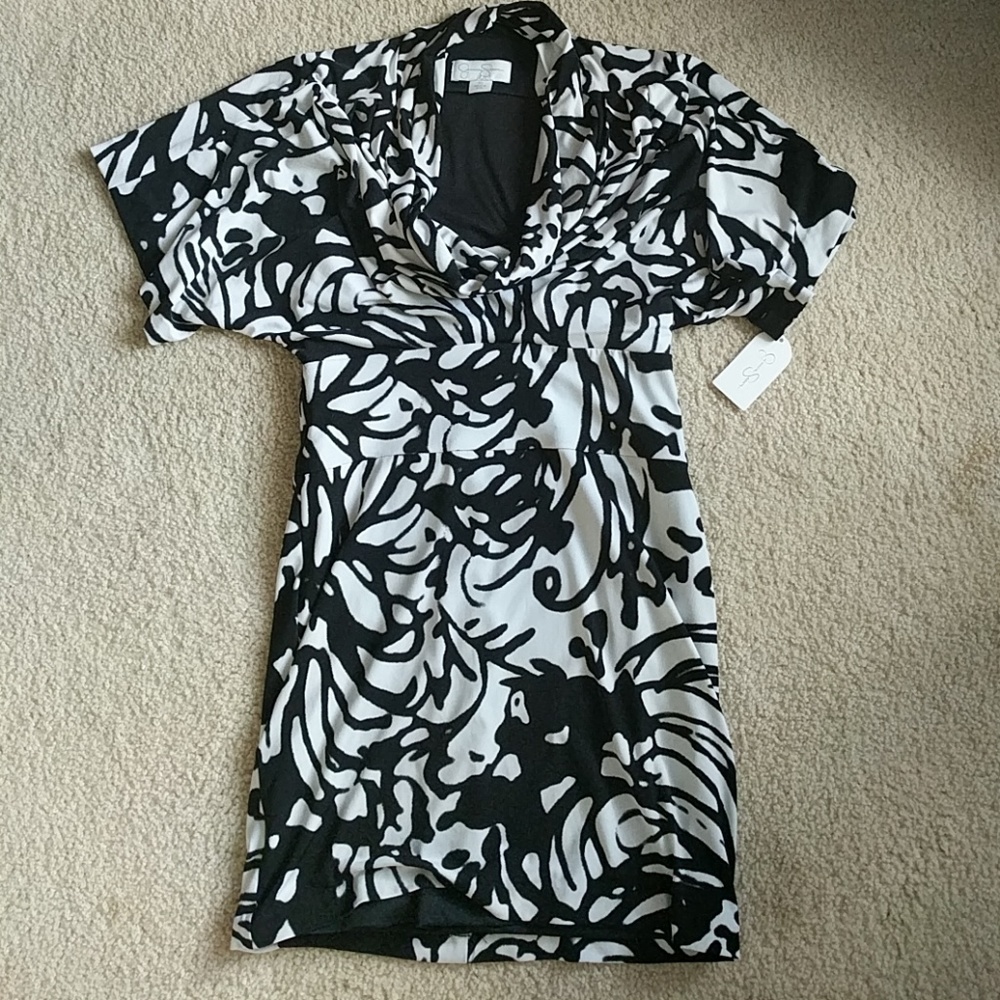 Jeasica Simpson B&W dress